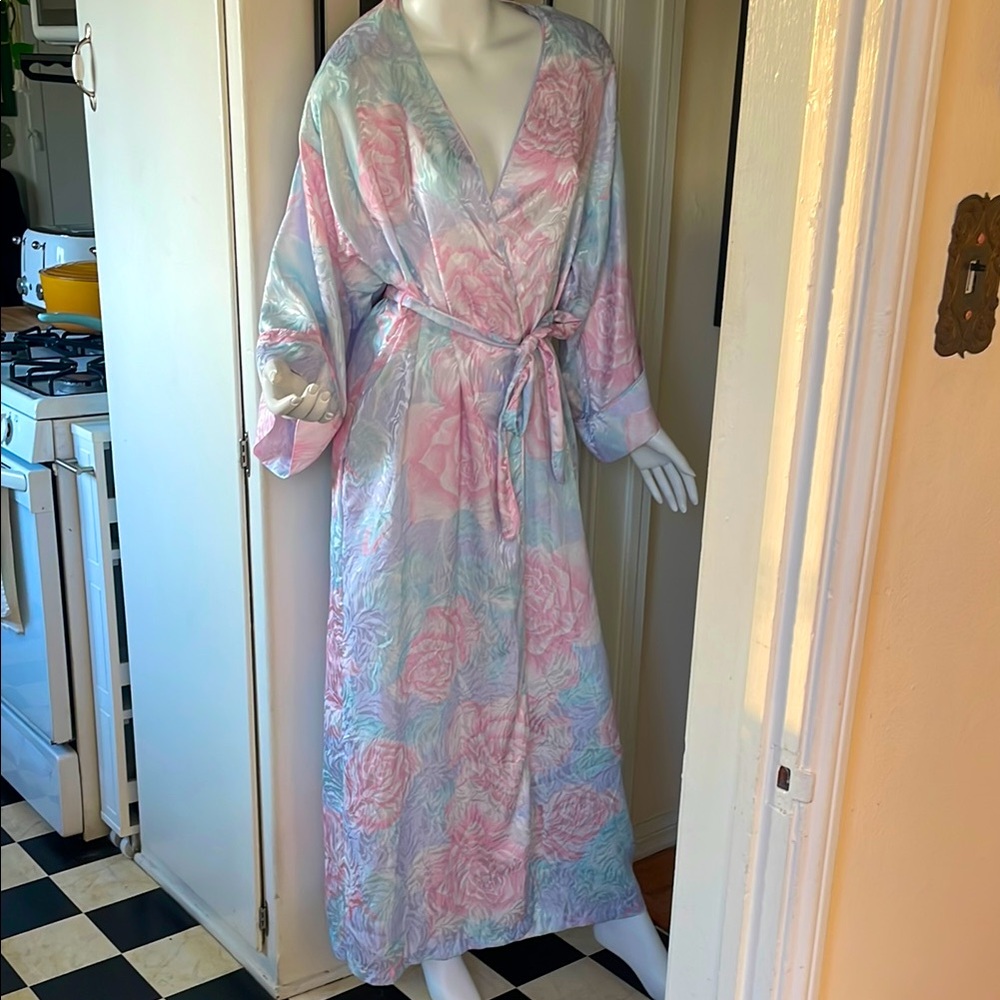 Elegant Pastel Floral Women's Robe